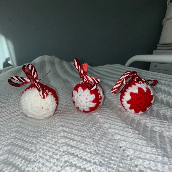 Three red and white hand crocheted Christmas ball ornaments- new - Picture 2 of 2